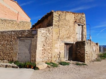 Casa rústica en venda a Calle Tremedal 17