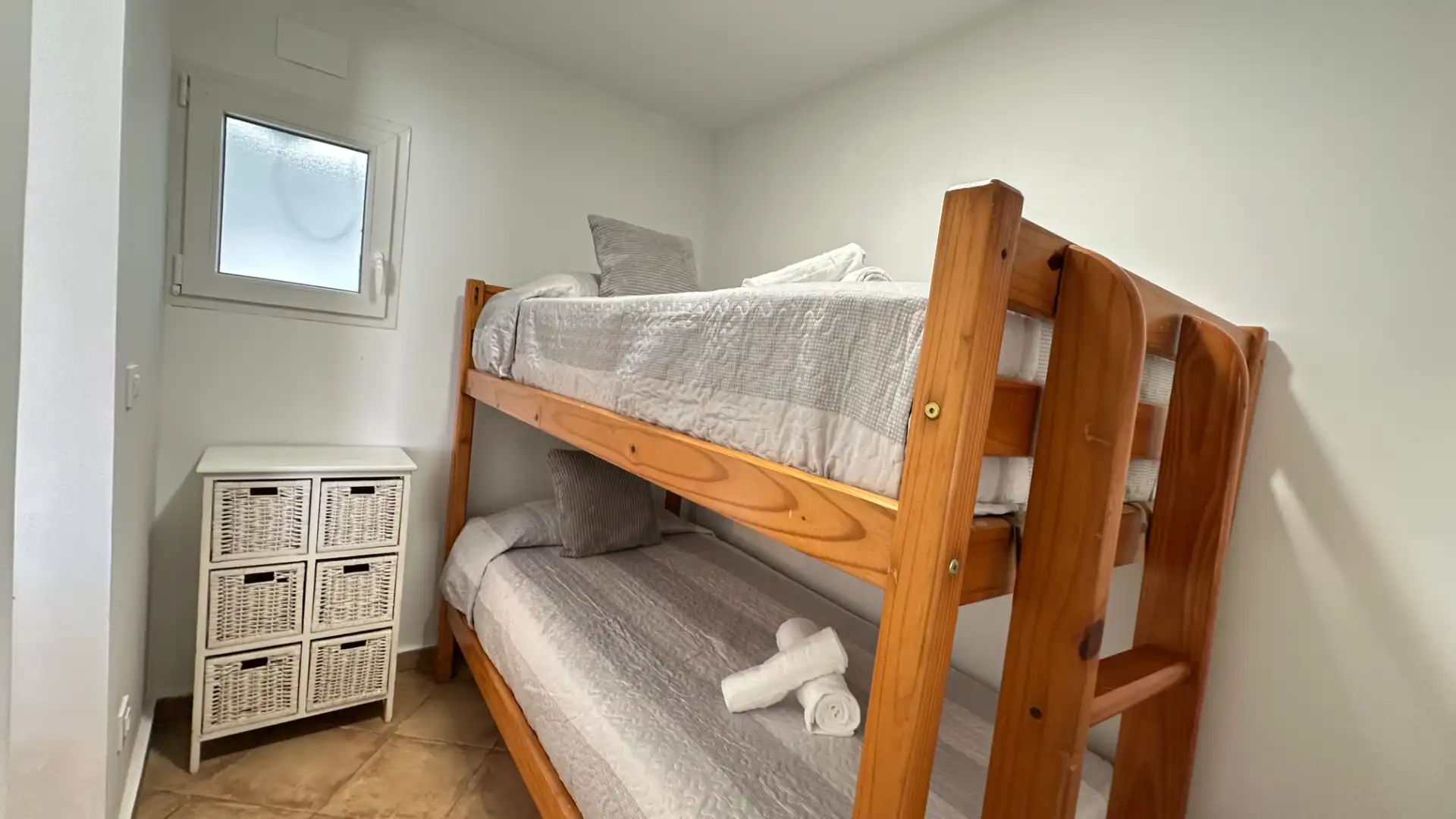 Habitación de Casa o chalet de alquiler en Gandia con Aire acondicionado, Calefacción y Terraza