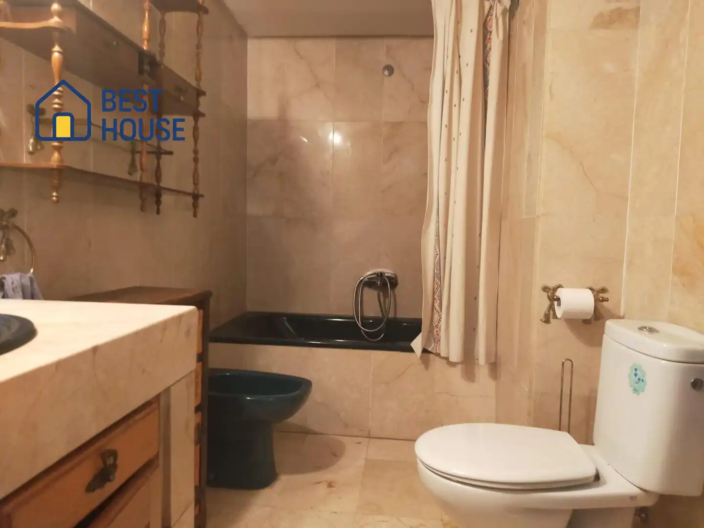 Baño de Piso en venta en León Capital  con Calefacción, Terraza y Trastero