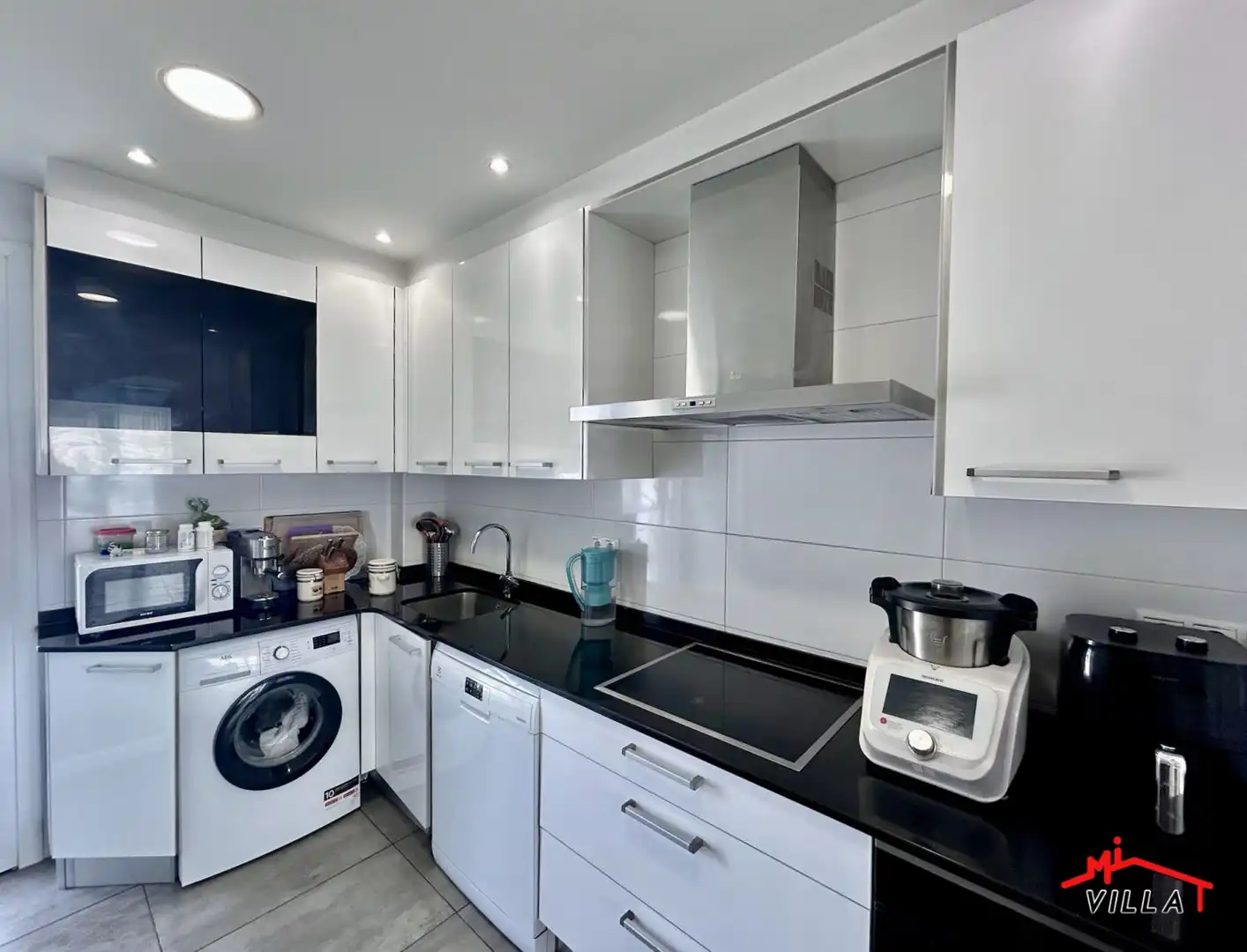 Cocina de Piso en venta en Laredo con Calefacción y Terraza