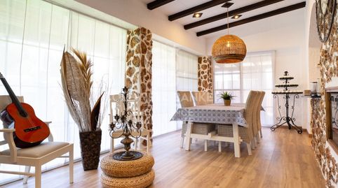 Villa exclusiva de 400 m con piscina y jardín a 100 m de la playa en Alcanar, Tarragona., imagen 5