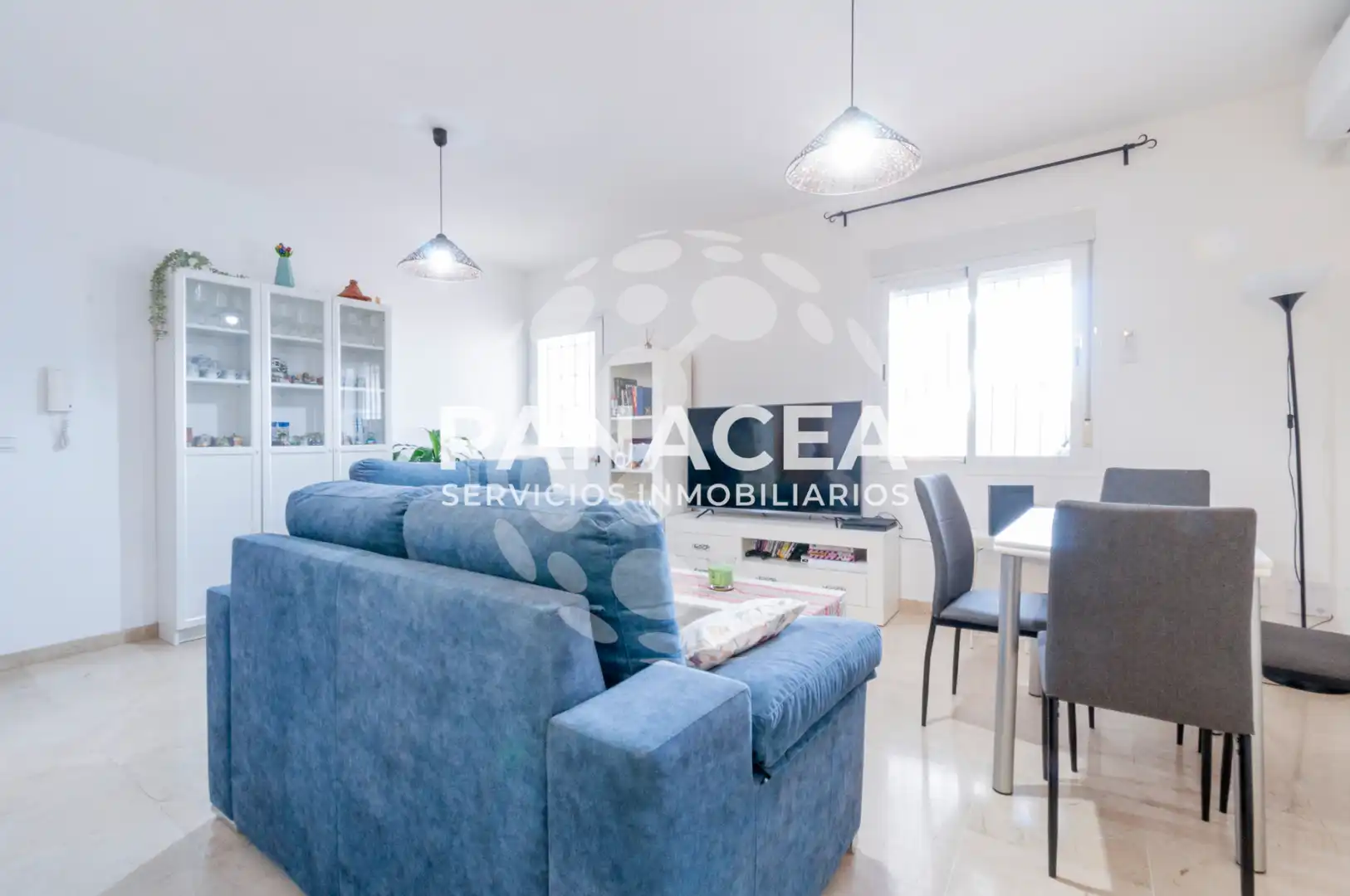 Sala de estar de Casa adosada en venta en Albuñol con Jardín privado, Terraza y Amueblado