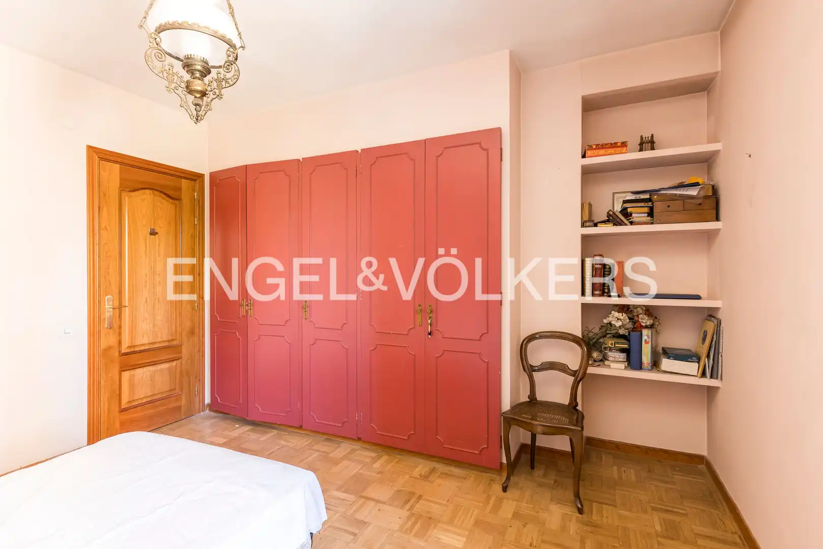 Habitación de Piso en venta en Madrid con Calefacción y Balcón