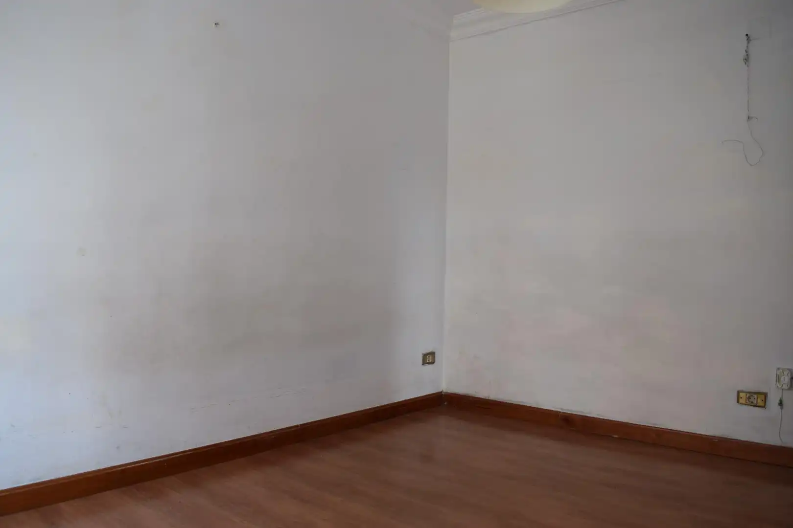 Dormitori de Pis en venda en Oviedo  amb Calefacció, Parquet i Traster