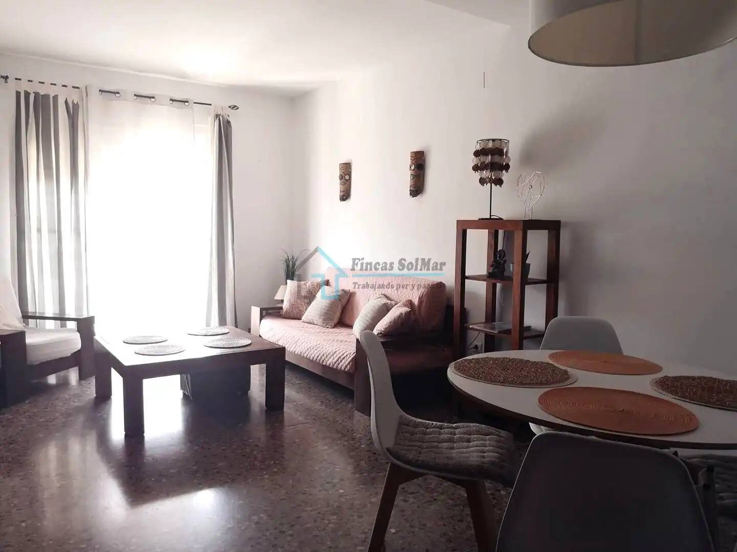 Sala d'estar de Apartament en venda en Sagunto / Sagunt amb Moblat, Balcó i Piscina comunitària