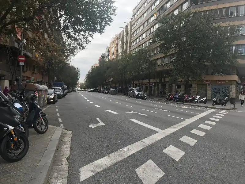 Pis en venda a FELIP II, La Sagrera