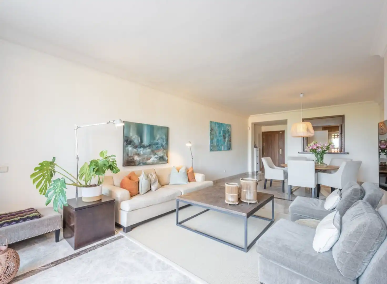 Penthouse with pool for sale in Nueva Andalucía