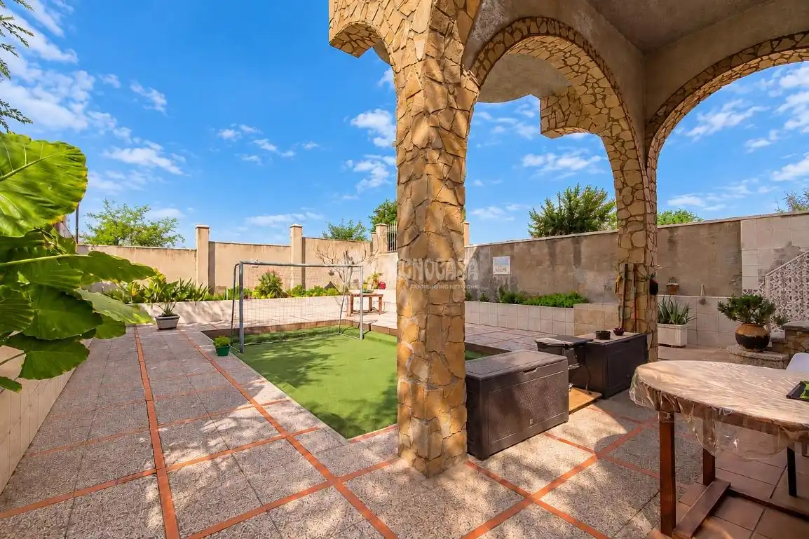 House with terrace for sale in Centre, imagen 2