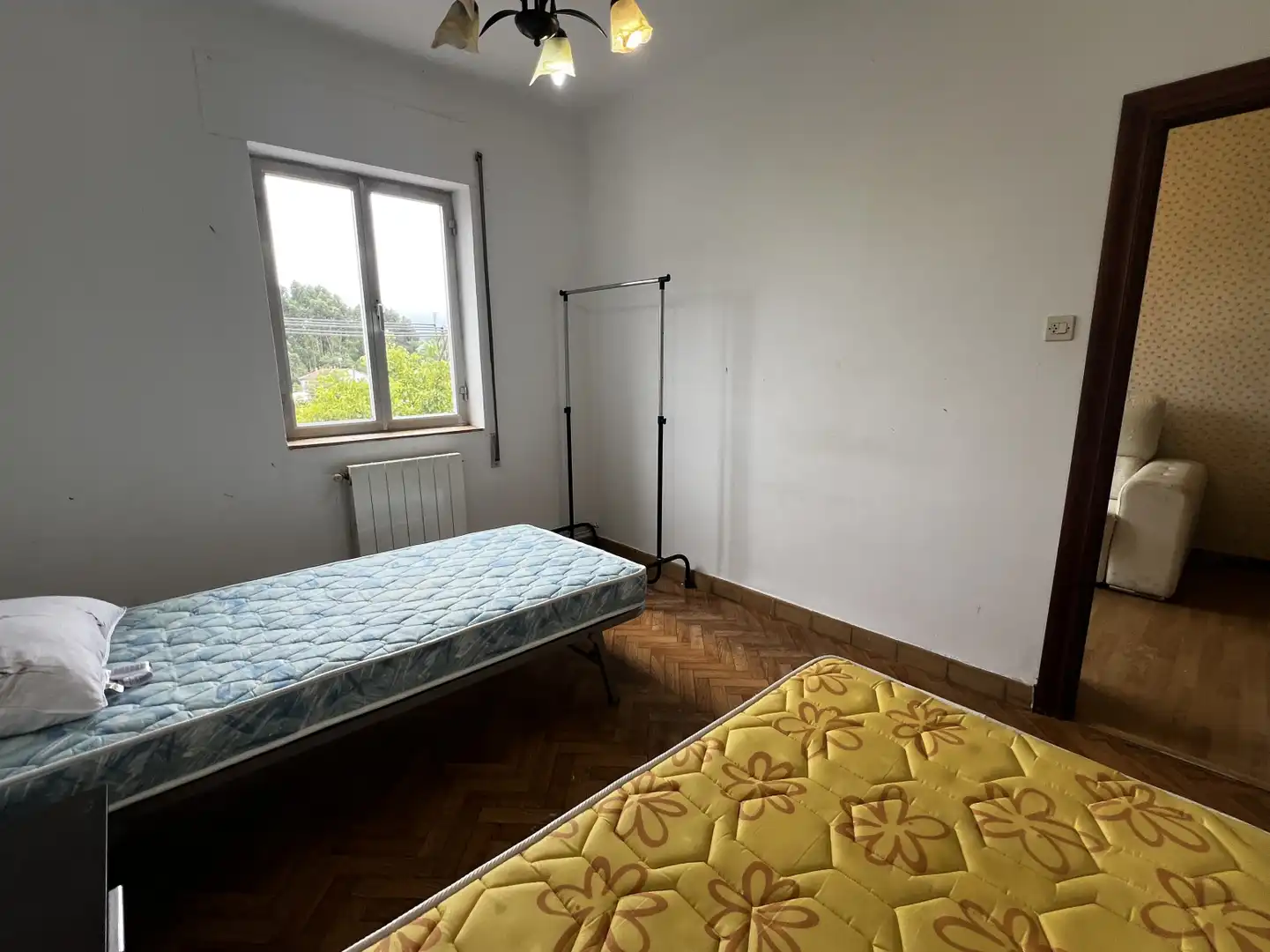 Habitación de Piso en venta en Torrelavega  con Calefacción, Jardín privado y Parquet