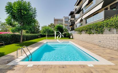 Piscina de Pis en venda en Sitges amb Aire condicionat i Terrassa