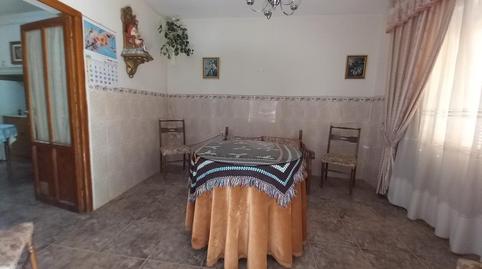 Foto 4 de Casa adosada en venda a Calle Cobatillas Bajas, Martos, Jaén