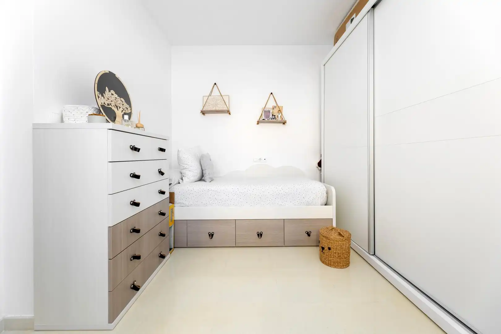 Bedroom of Apartments for sale in La Zubia