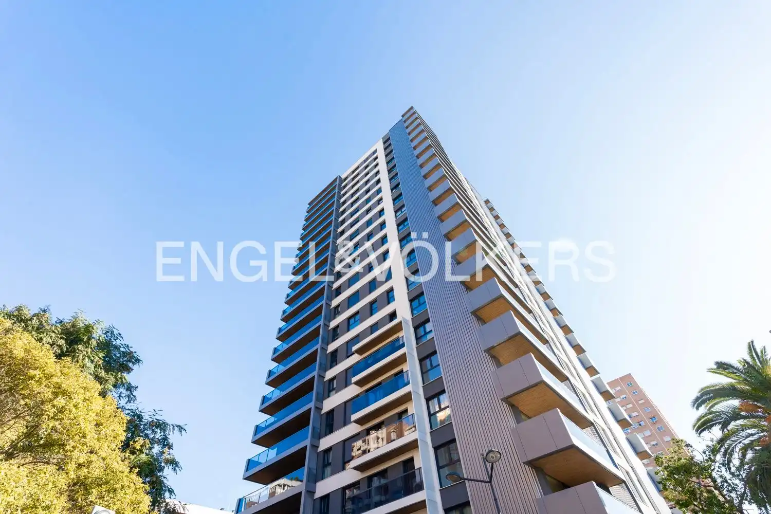 Exterior view of Flat for rent in Valencia  with Air Conditioner, Heating and Terrace