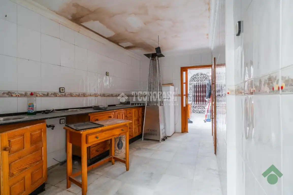 Cocina de Edificio en venta en Conil de la Frontera