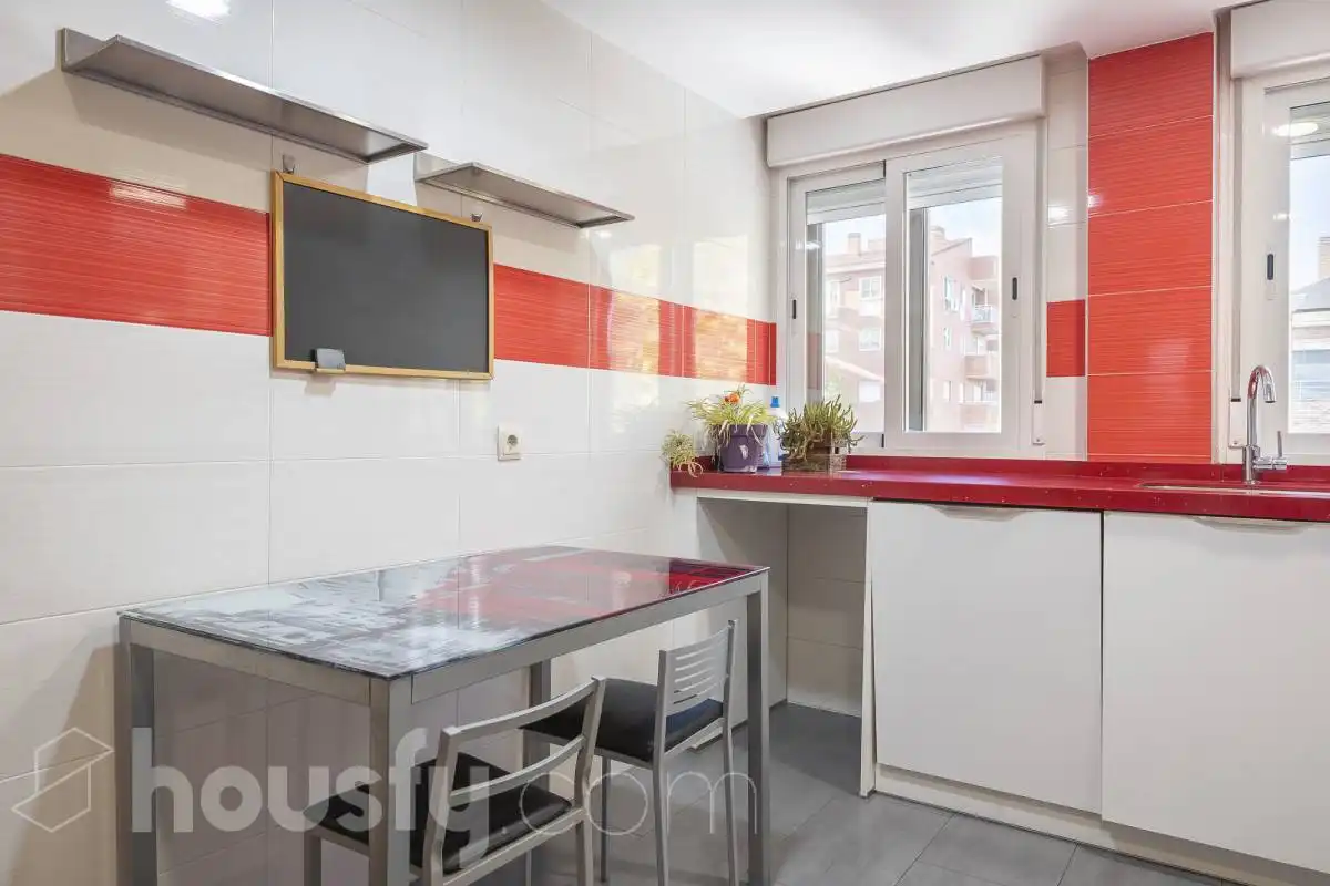Flat for rent in Avenida de Madrid, Santa Bárbara - La Zaporra