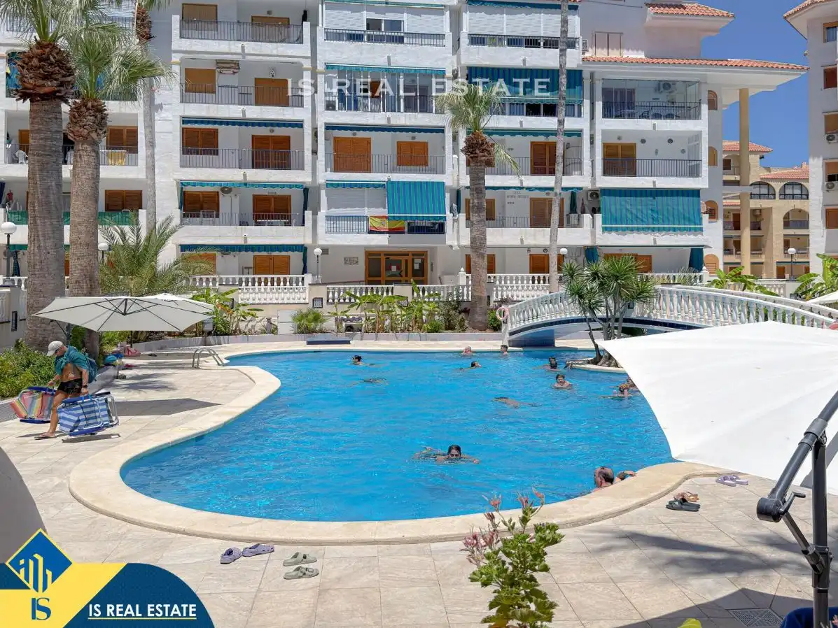 Piscina de Estudio en venta en Torrevieja con Aire acondicionado, Calefacción y Terraza