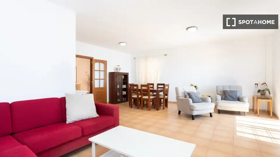 Sala de estar de Apartamento para compartir en El Rosario con Aire acondicionado, Terraza y Amueblado