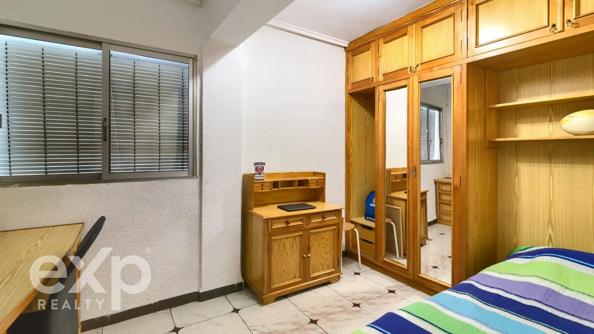 Bedroom of Flat for sale in Valencia  with Air Conditioner, Heating and Terrace