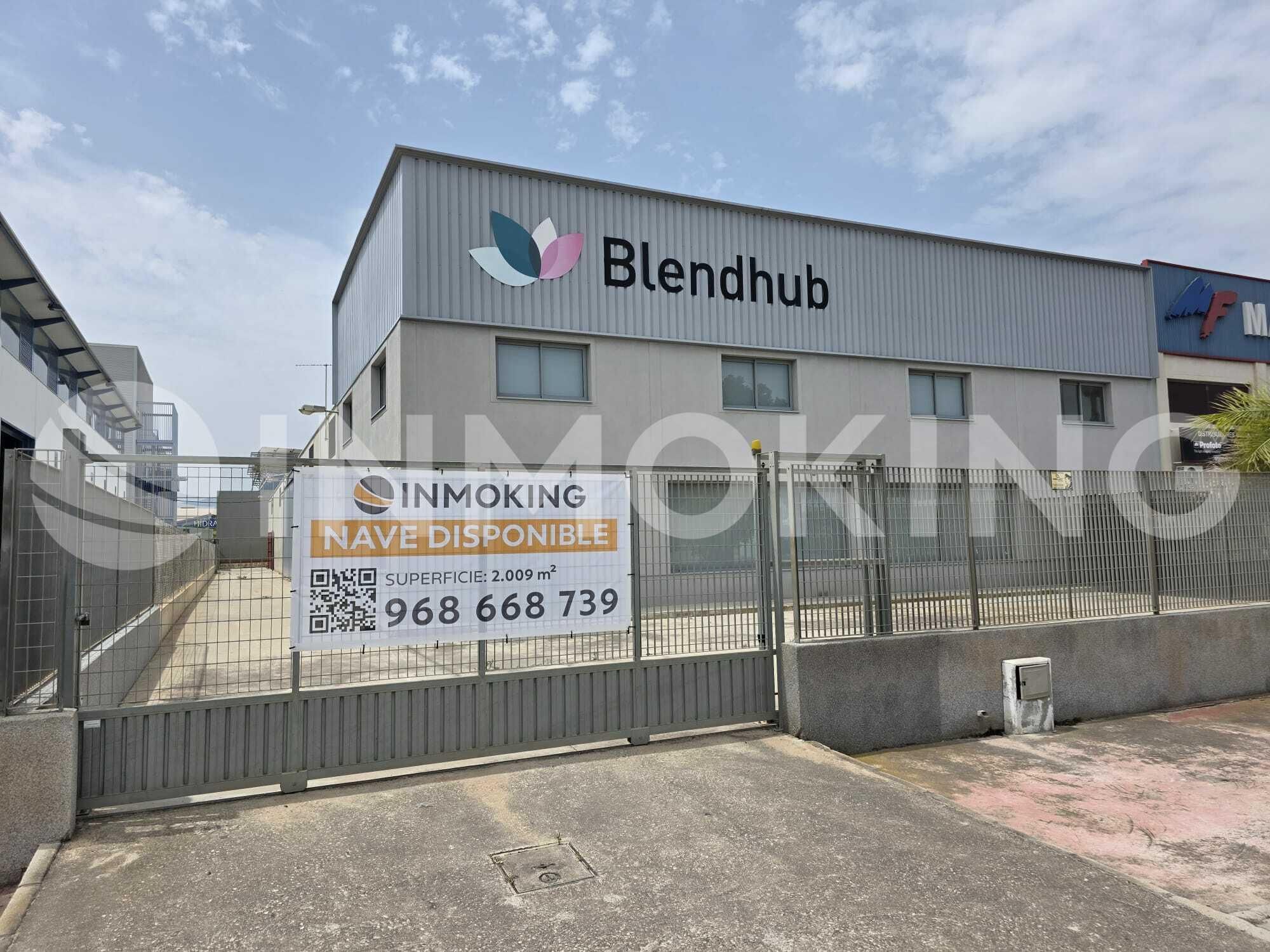 Vista exterior de Nave industrial en venta en  Murcia Capital