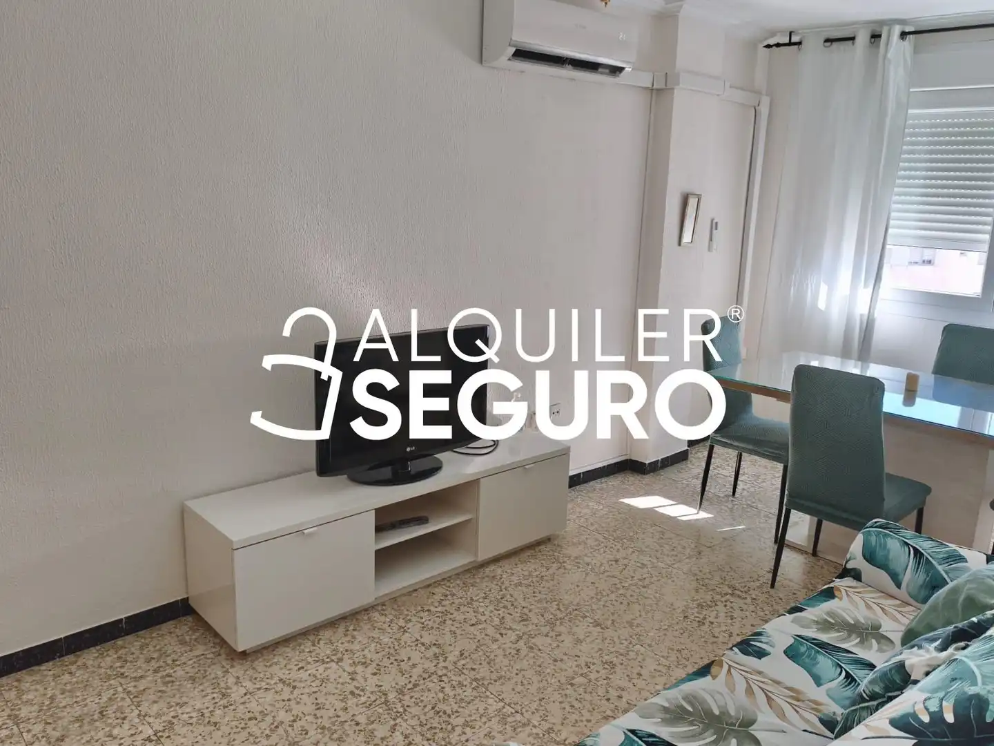 Piso con ascensor en alquiler en De Carmona, imagen 10