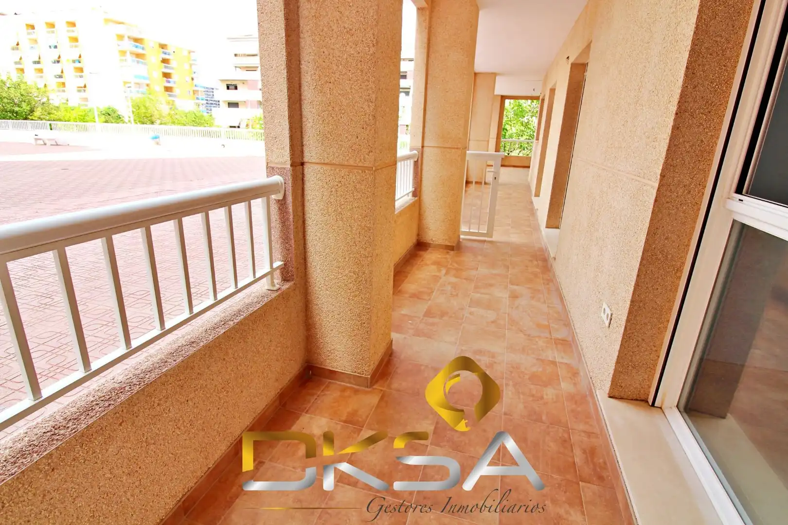 Vista exterior de Planta baixa en venda en Oropesa del Mar / Orpesa amb Jardí privat, Terrassa i Piscina comunitària