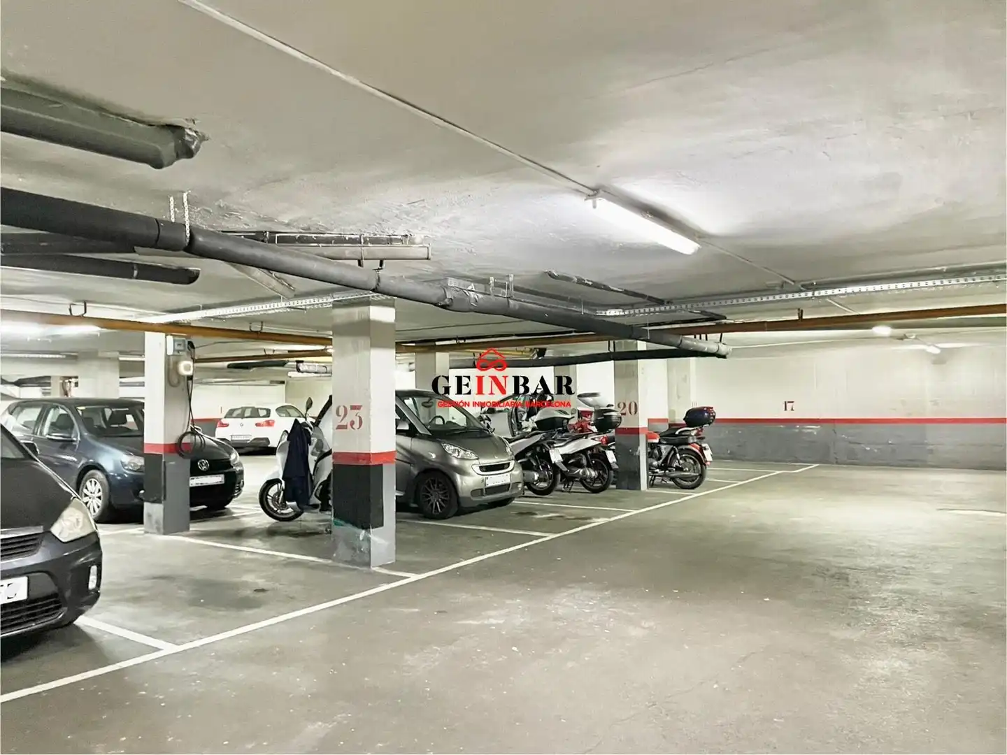 Parkplatz von Wohnung zum Verkauf in Barcelona mit Klimaanlage, Heizung und Parkett