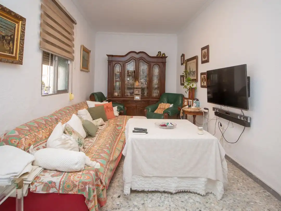 Sala d'estar de Planta baixa en venda en La Línea de la Concepción amb Terrassa