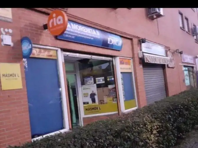 Local comercial en traspàs a Avenida de Benito Pérez Galdós 12, imagen 5