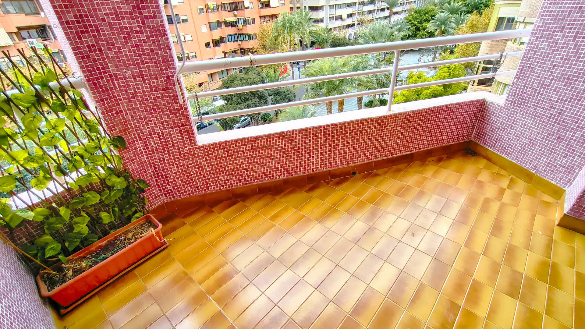 Pis en venda a Avinguda Oscar Espla, 24, Ensanche - Diputación, Centro