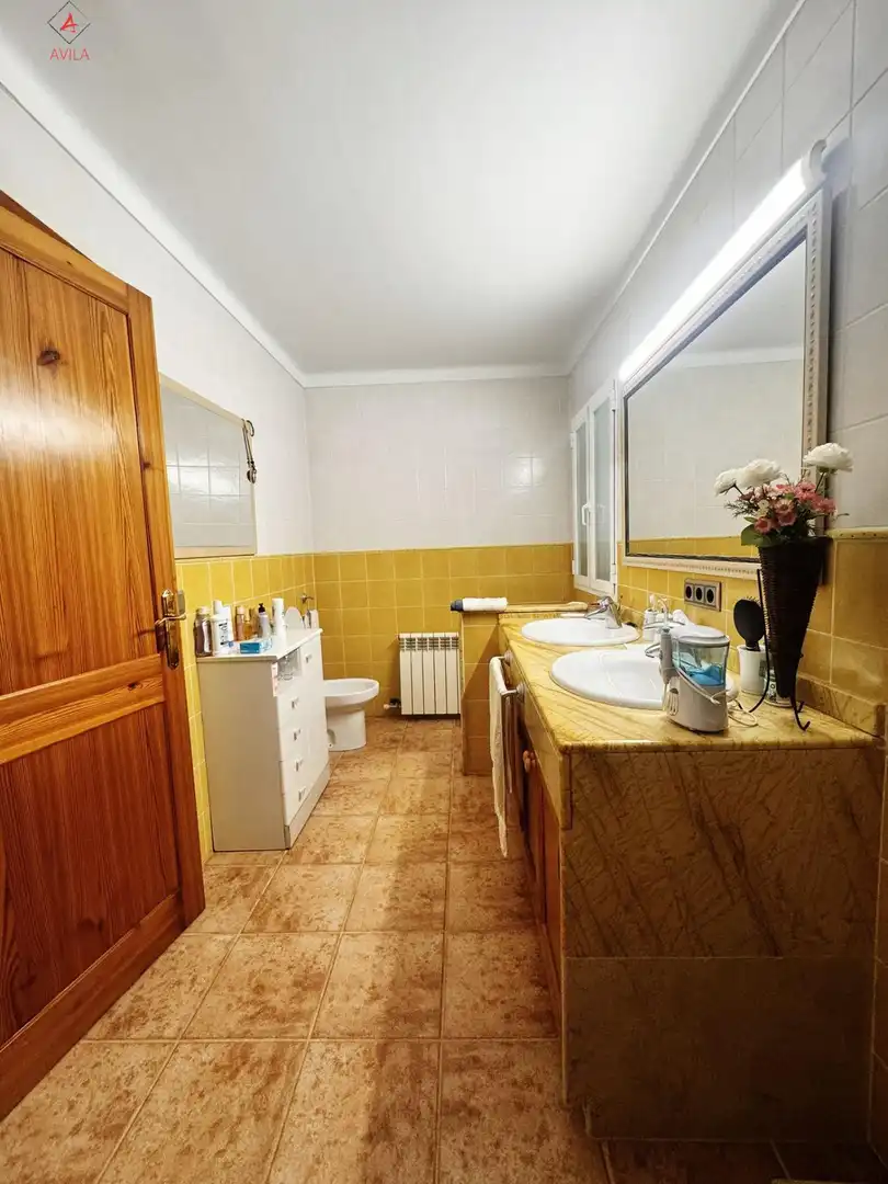 Bathroom of Houses for sale in Marratxí  with Air Conditioner, Private garden and Storage room