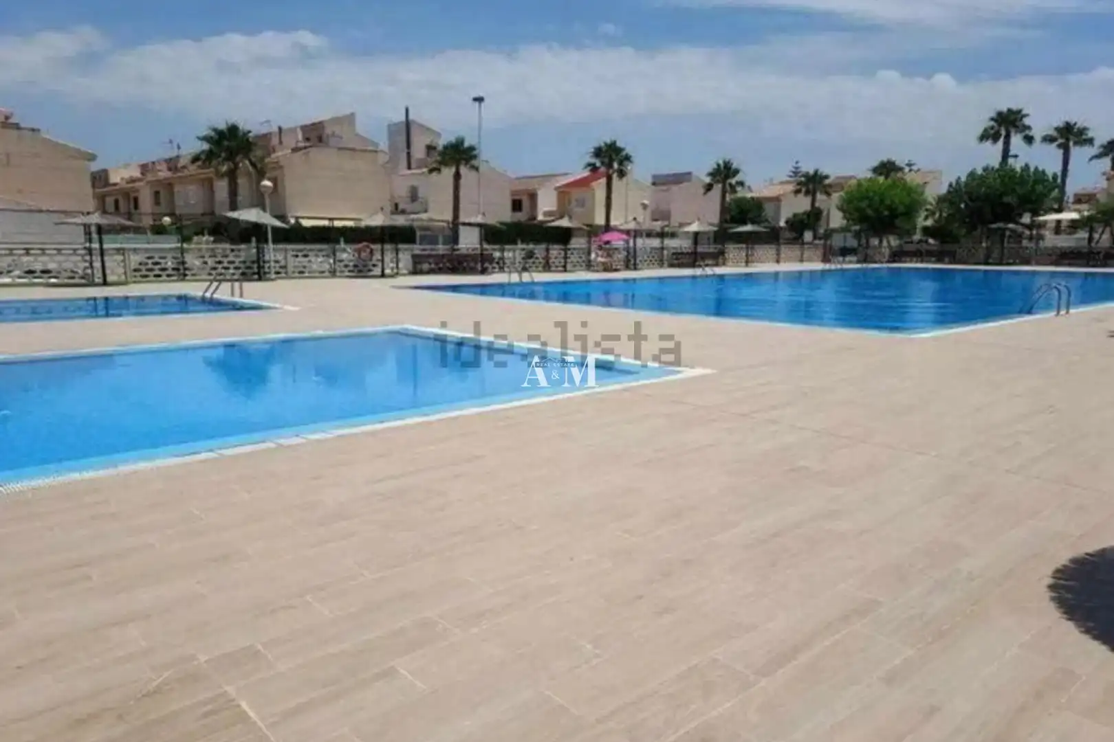 Schwimmbecken von Einfamilien-Reihenhaus zur Miete in Santa Pola mit Klimaanlage, Heizung und Privatgarten