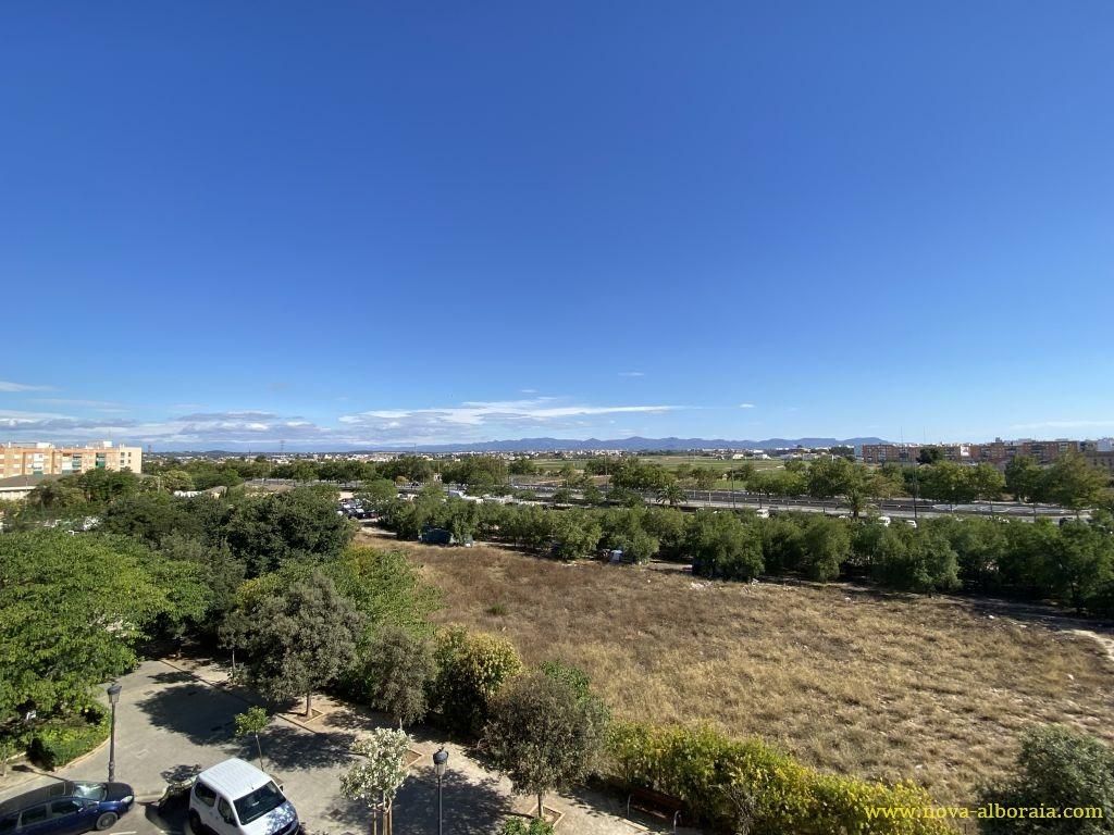 Estudi de lloguer en  Valencia Capital amb Balcó