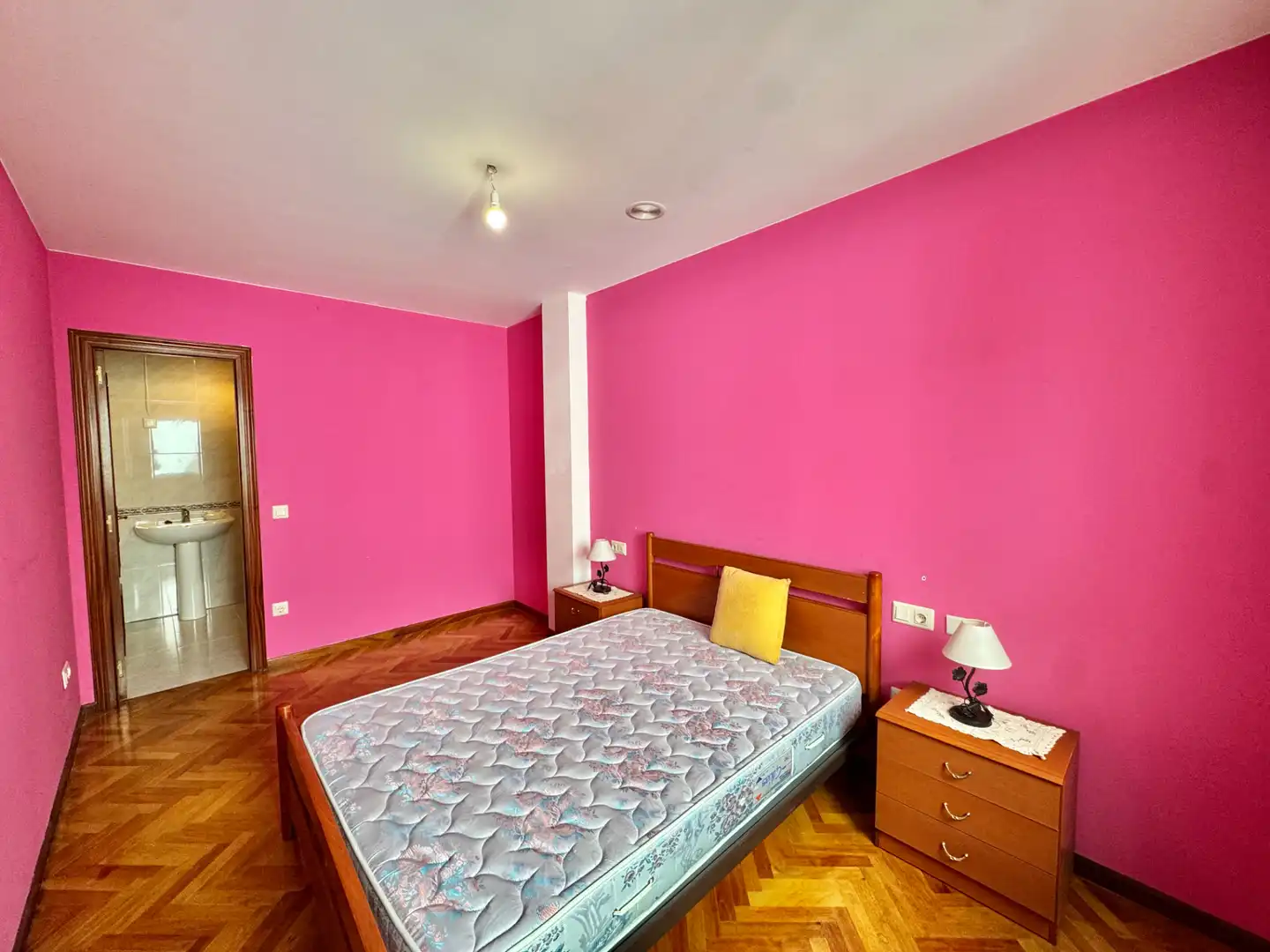 Habitación de Piso en venta en Arteixo con Parquet, Amueblado y Horno