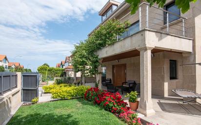 Jardí de Casa o xalet en venda en Culleredo amb Calefacció, Jardí privat i Terrassa
