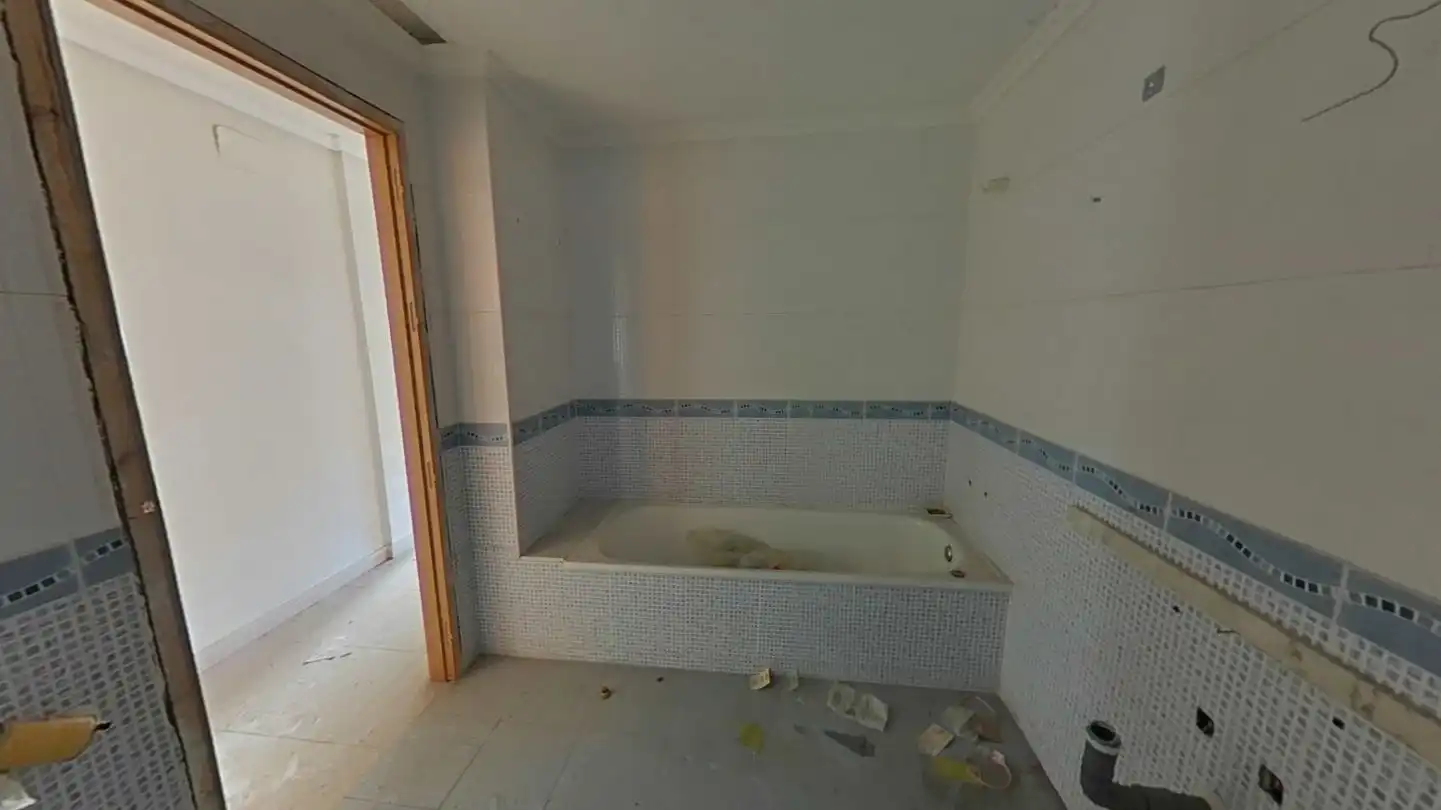 Bathroom of Flat for sale in Puertollano  with Swimming Pool