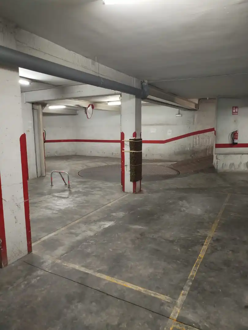 Einzelparkplatz mit Aufzug zum Verkauf in Carrer d'Enguera