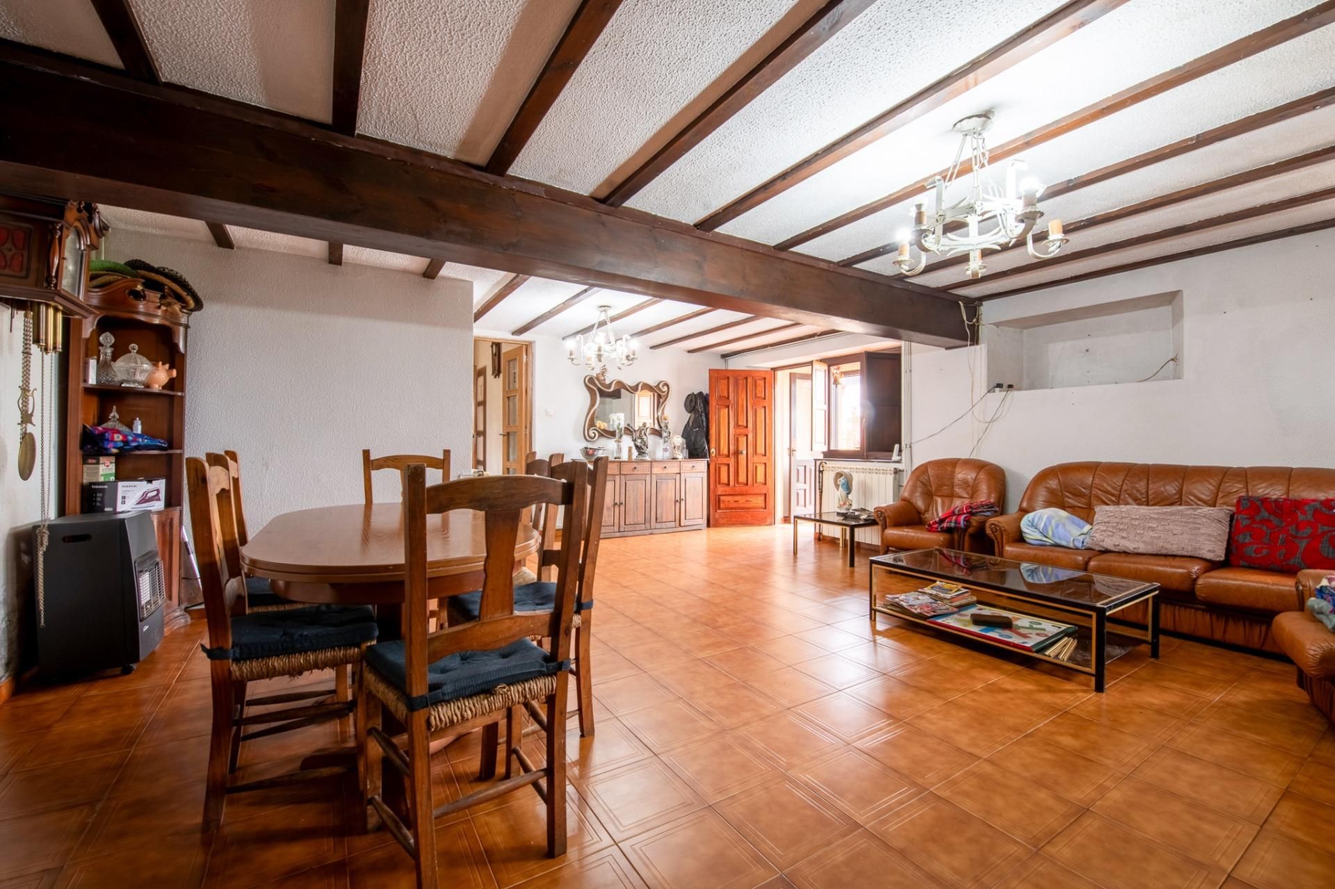 Sala d'estar de Casa o xalet en venda en Miengo amb Calefacció, Jardí privat i Traster
