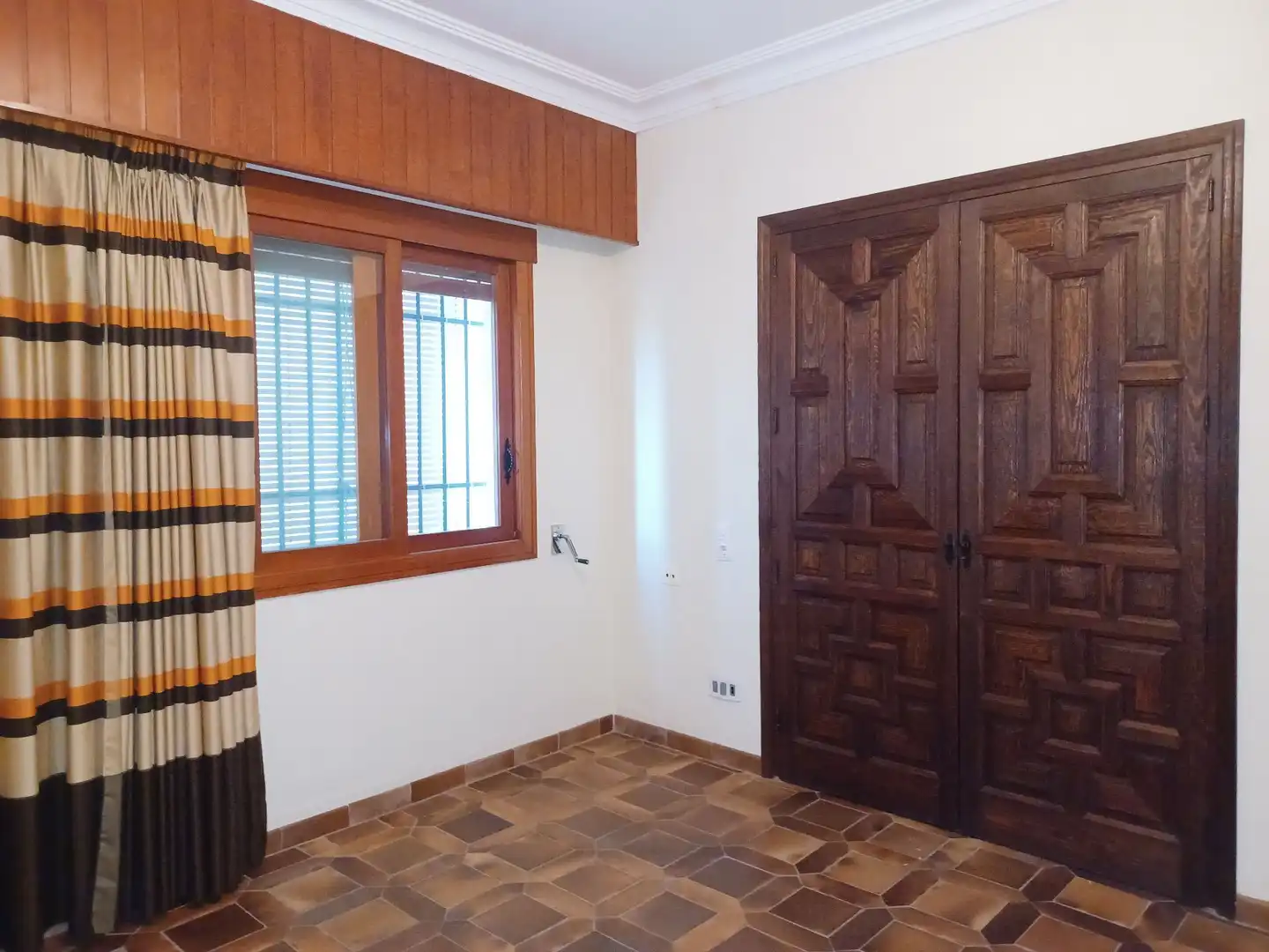 Houses for sale in Albaida  with Storage room and Swimming Pool
