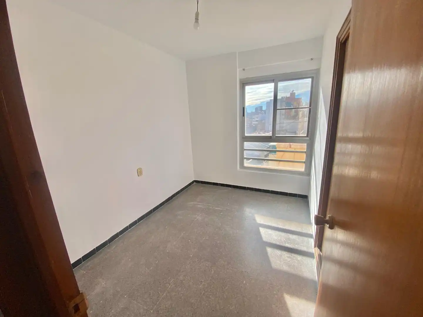 Schlafzimmer von Wohnung zum Verkauf in Castellón de la Plana / Castelló de la Plana mit Balkon