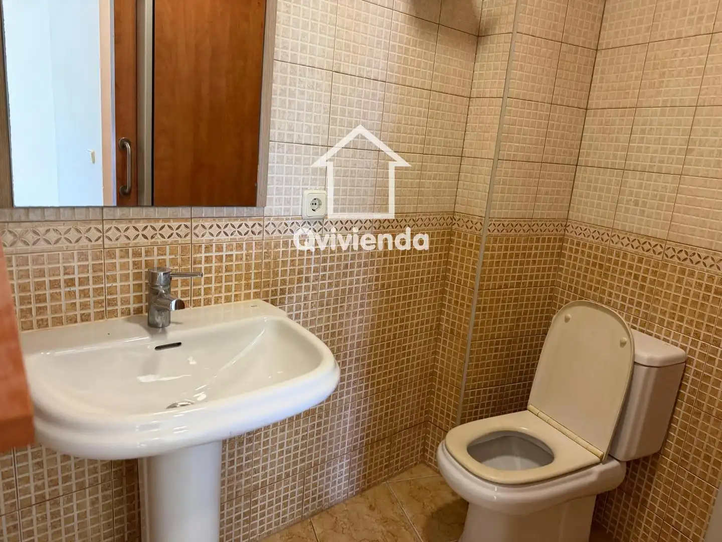 Local comercial de lloguer a Emporda, imagen 6