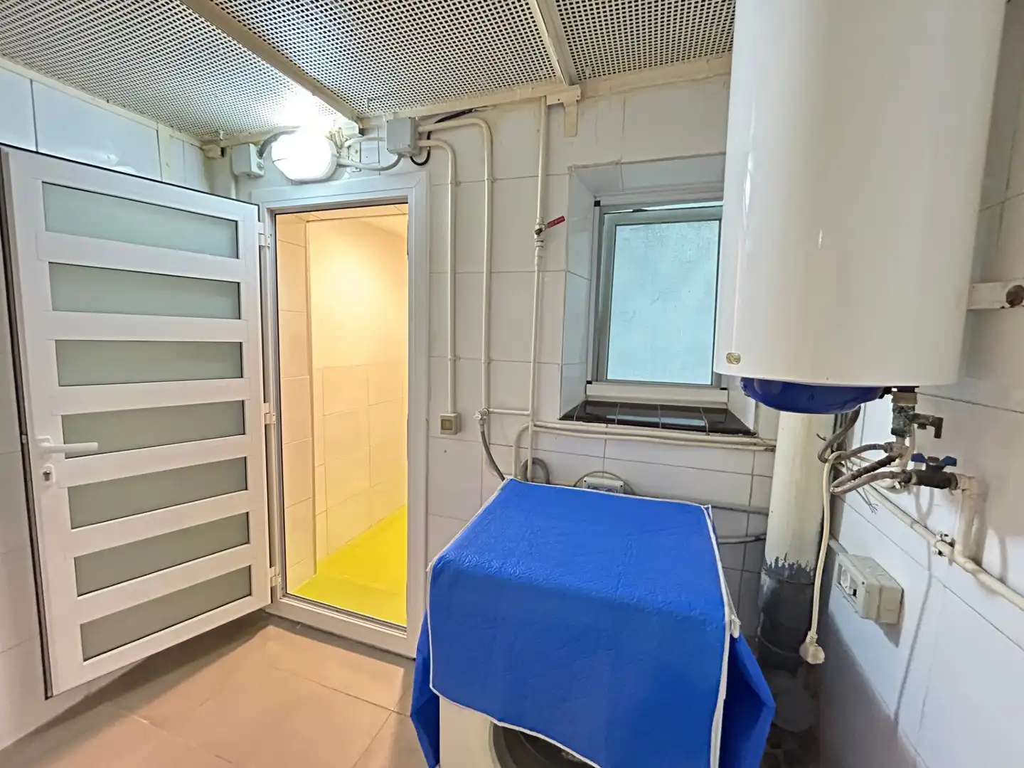 Bathroom of Flat for sale in L'Hospitalet de Llobregat  with Air Conditioner, Heating and Oven