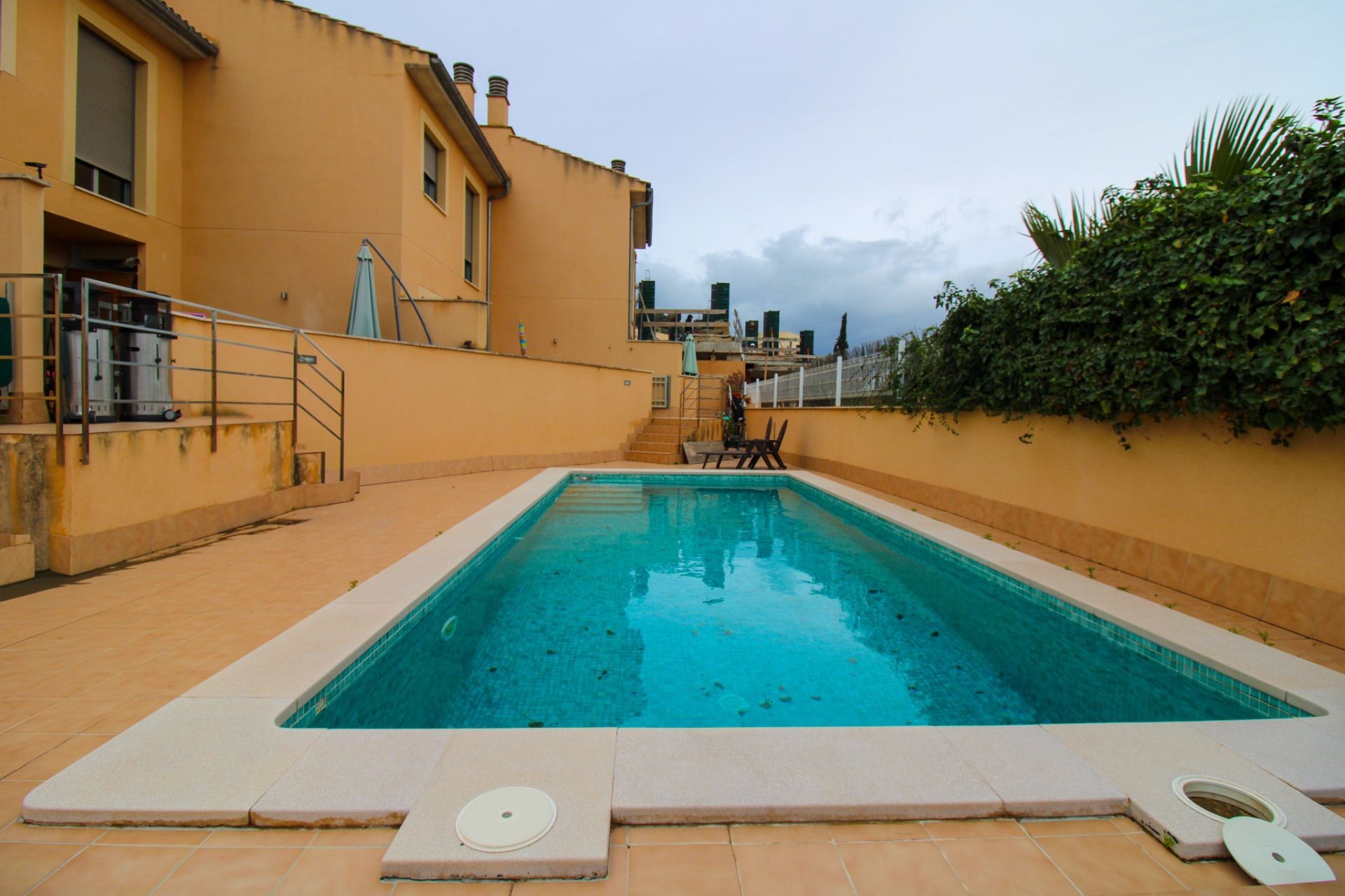 Single-family semi-detached to rent in Génova