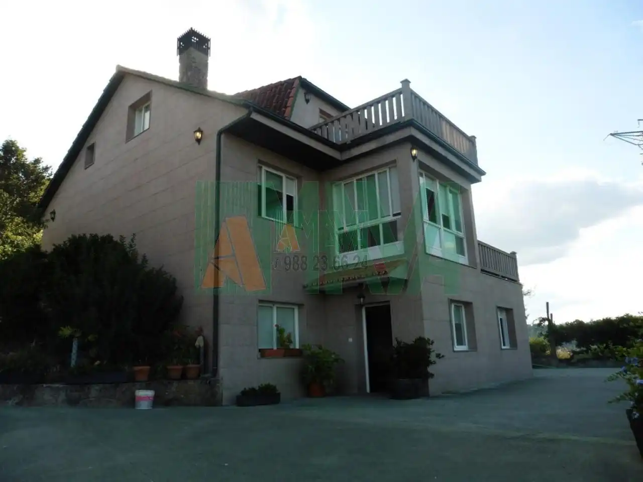 Chalet con jardín en venta en O Pereiro de Aguiar