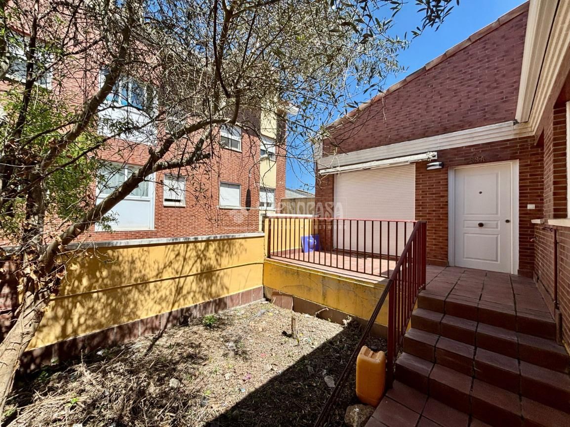 Exterior view of Single-family semi-detached for sale in Villanubla  with Heating