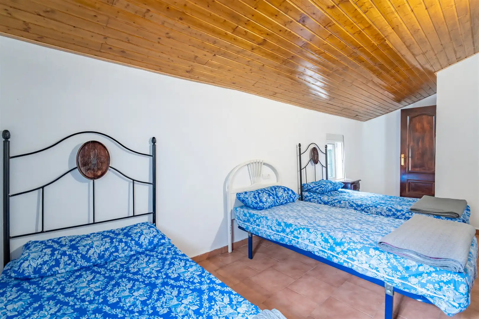 Dormitori de Casa o xalet en venda en Cártama