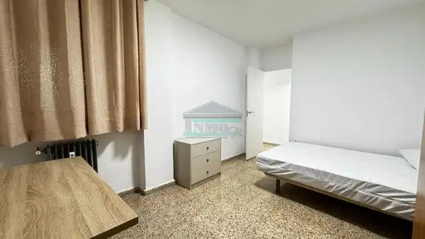 Bedroom of Flat for rent in Granada  with Furnished, TV and Balcony