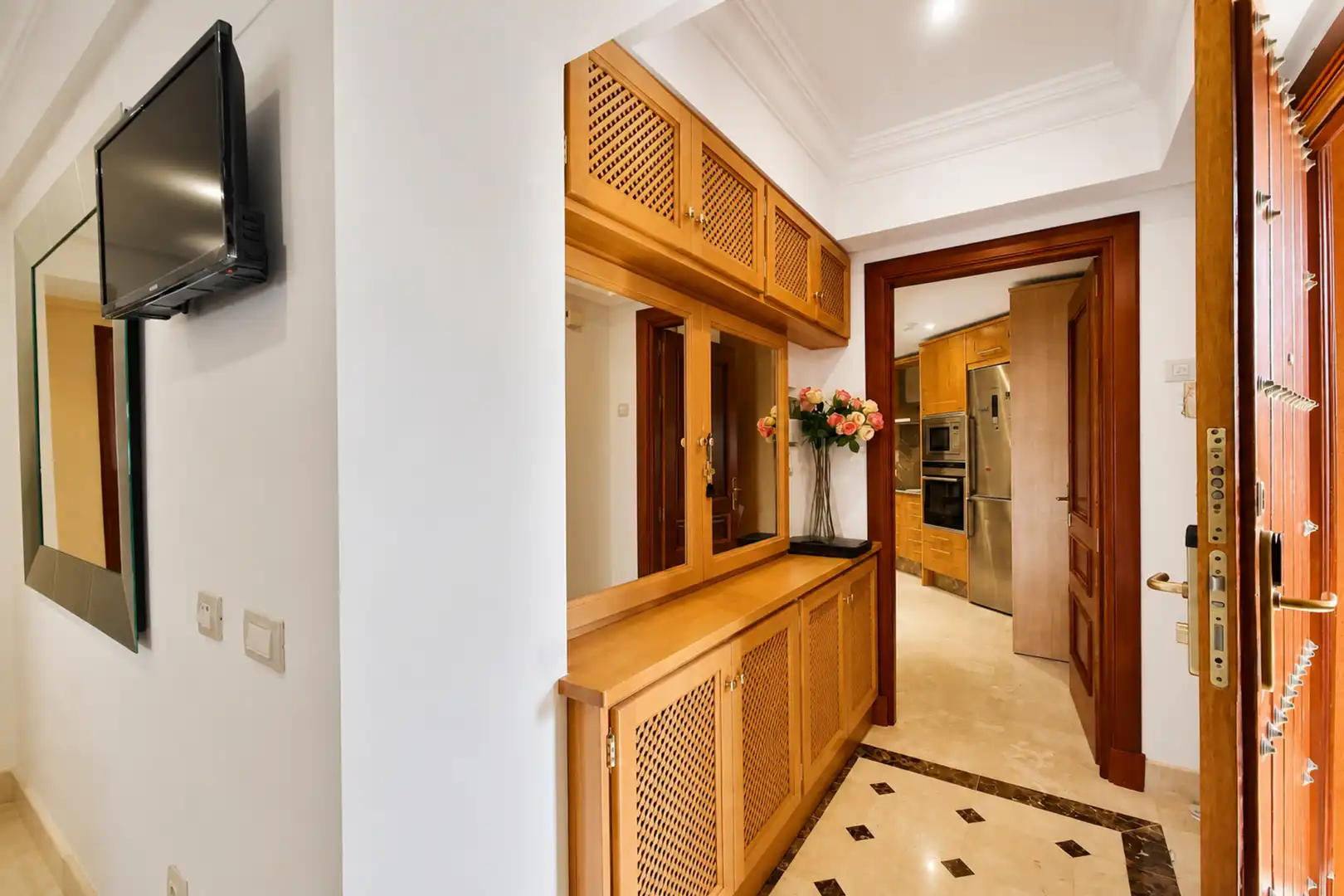Apartment with pool for sale in Estepona Pueblo, imagen 8