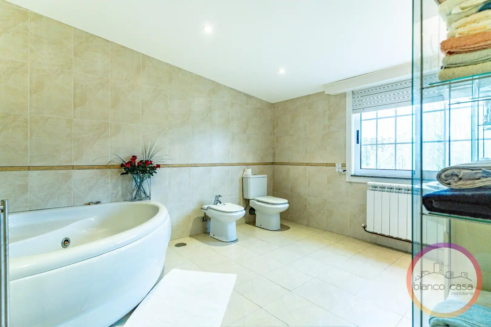 Baño de Casa o chalet en venta en Carballo con Calefacción, Jardín privado y Trastero