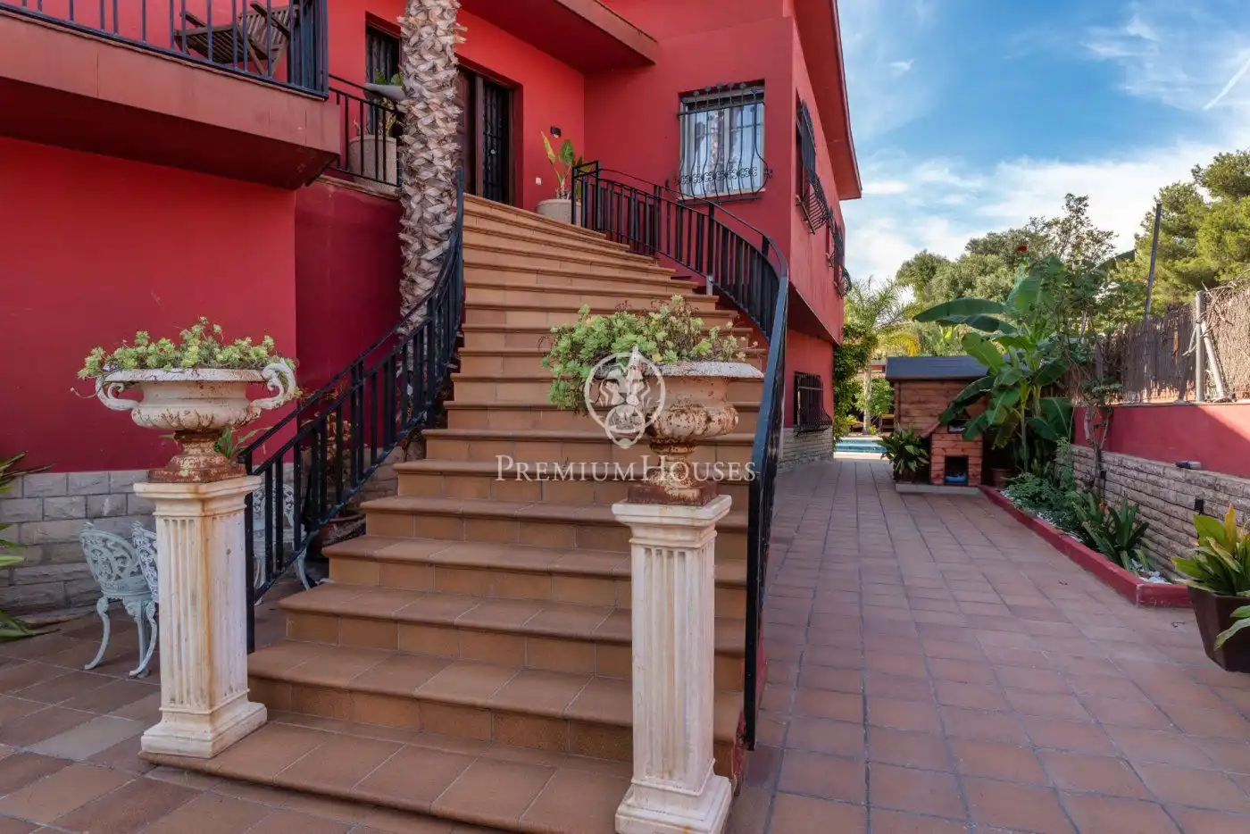 Terrace of Houses for sale in Vilanova i la Geltrú  with Air Conditioner, Heating and Private garden