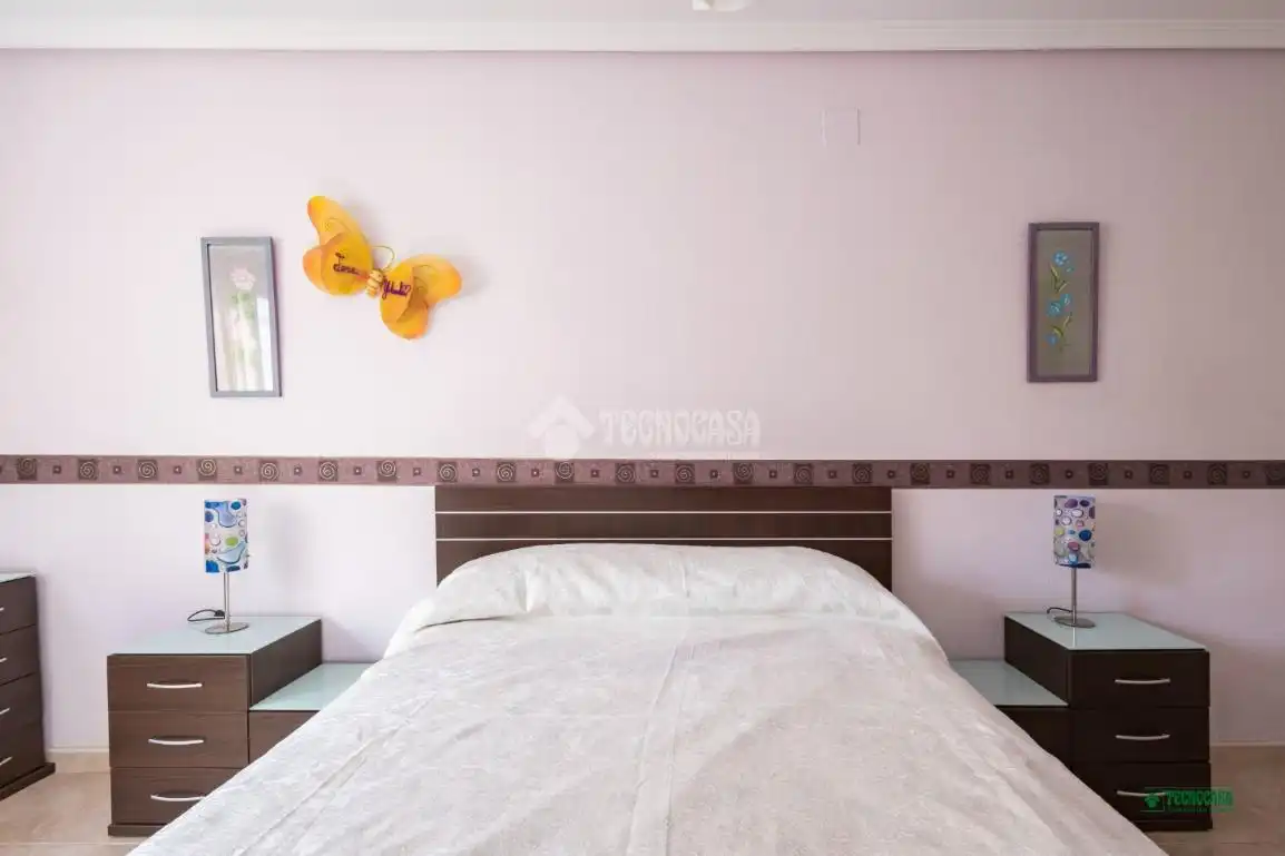 Habitación de Piso en venta en Almería con Amueblado